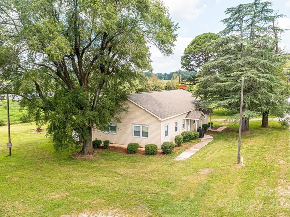 5325 State Highway 16 N, Claremont, NC 28610