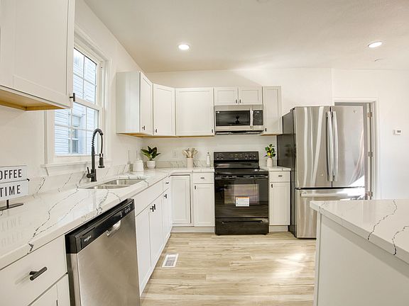 5th image of 910 Rugby St