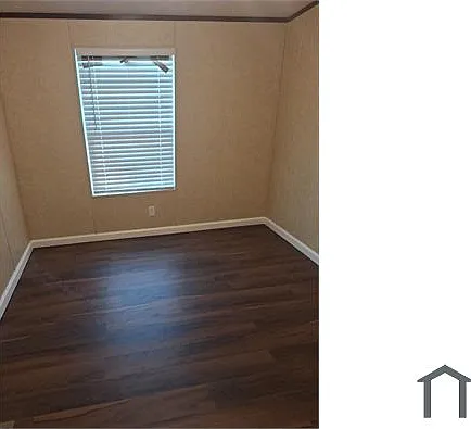 906 Oak St — Photo 1