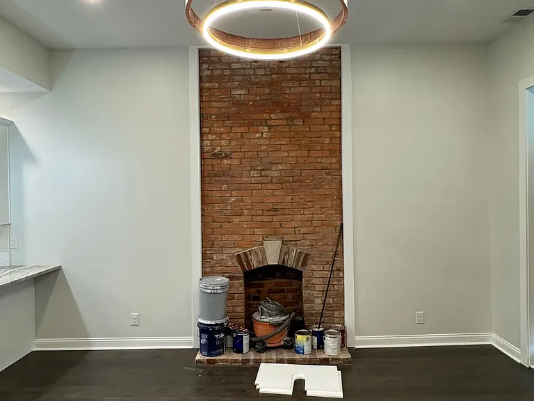 726 E Saint Catherine St — Photo 16