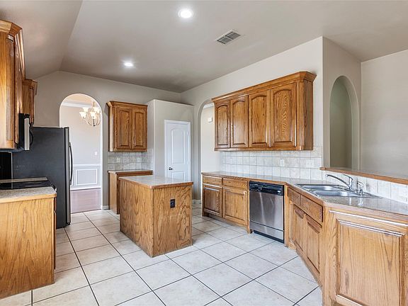 5th image of 8244 Edgepoint Trl