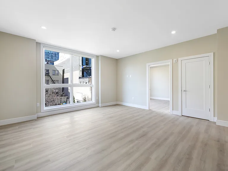 706 Madison St #405 — Photo 12