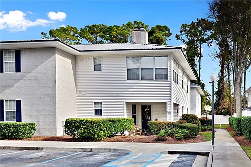 907 E Island Square Dr Photo 1