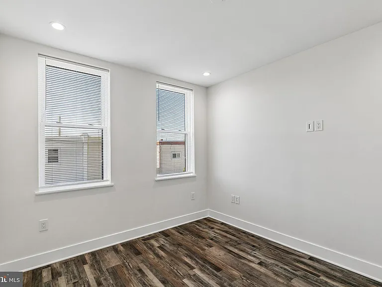 3156 Almond St — Photo 37