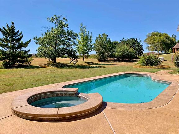 3rd image of 2604 NW Stone Hill Dr