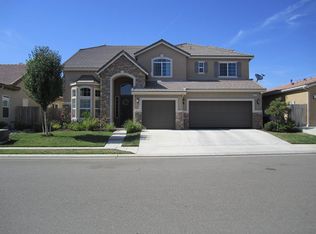 2272 E Prestwick Ave, Fresno, CA