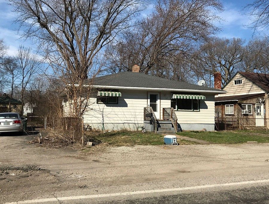 1st image of 6 Caldwell Dr