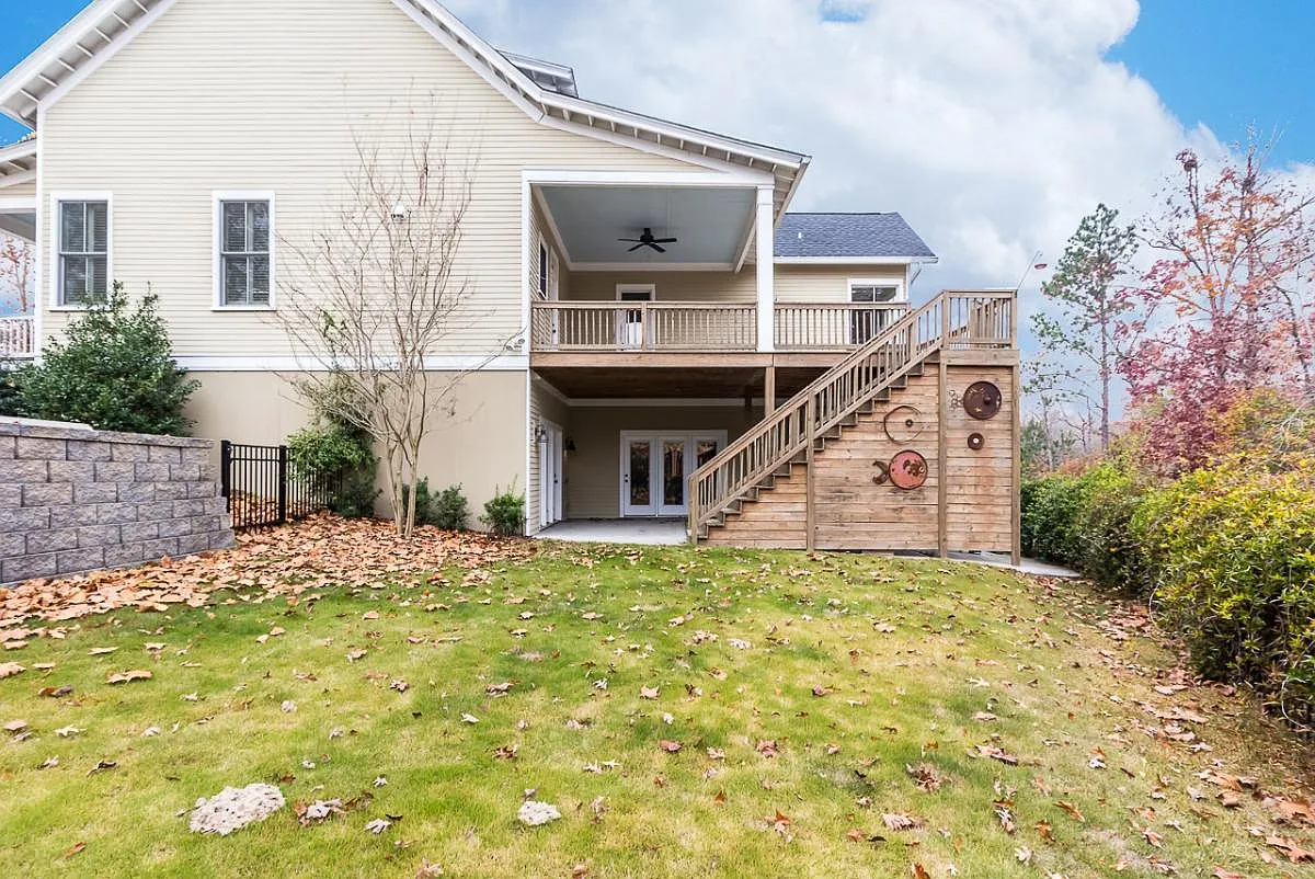 Fenced Yard - 713 Long Pointe Ln