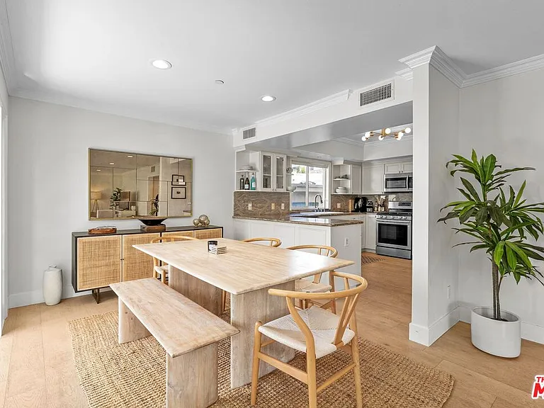 11842 Darlington Ave #201 — Photo 4