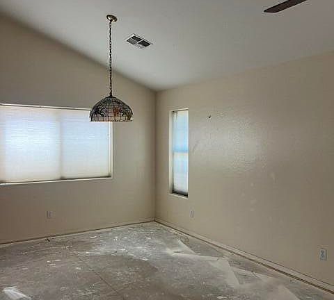5th image of 2719 E WINDSOR Avenue