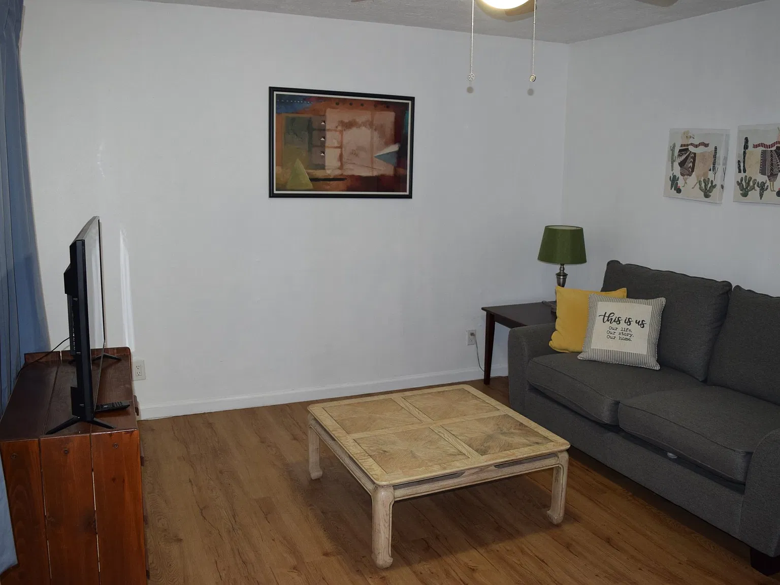 2 bd furnished apt -private, with AC, washer and dryer, off street parking — Photo 2