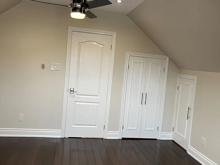 900 Avenue Rd #3 — Photo 28
