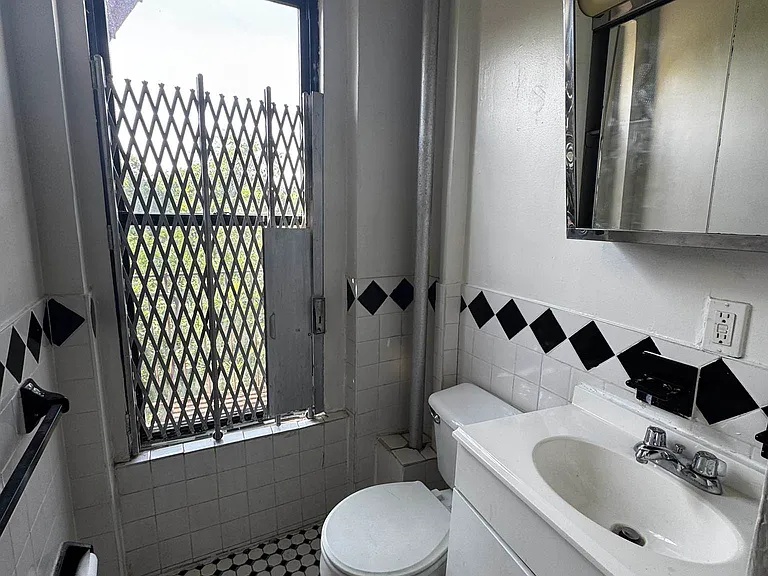 62 Bainbridge St #3 — Photo 15