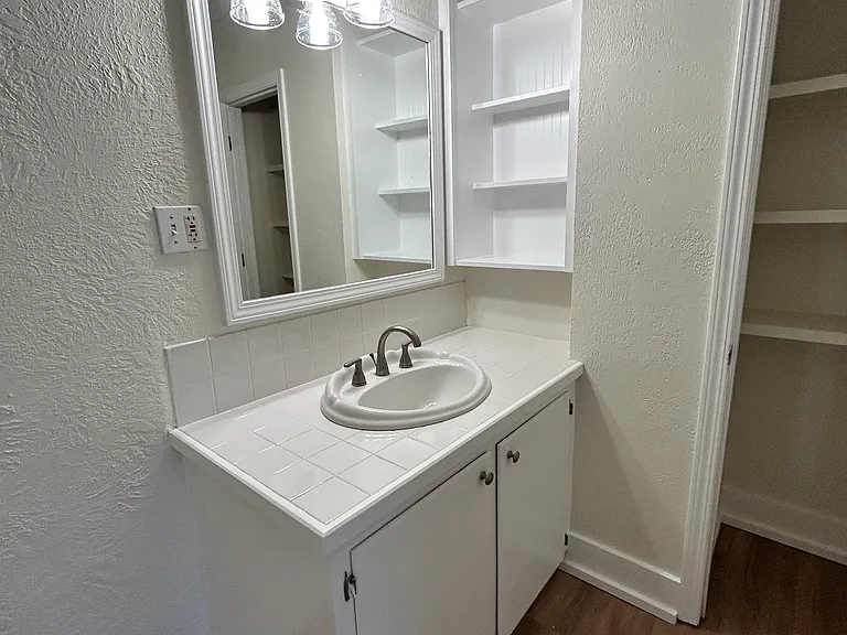 524 Cedar Crest Ct — Photo 15