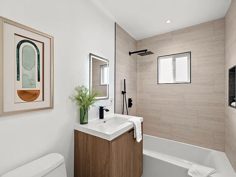 1410 W Camden Pl — Photo 3