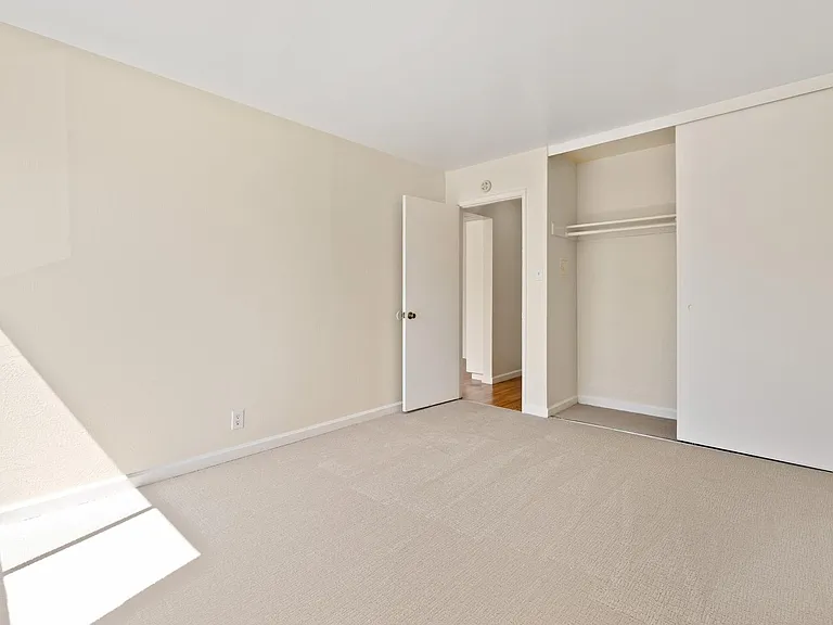 16p006 - 1435 3rd Ave — Photo 13