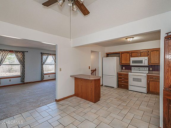 2nd image of 1702 S Country Club Dr