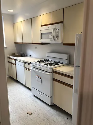 Rented by Smart NY Realty LLC | media 6