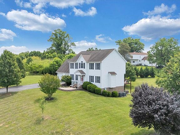 2nd image of 1138 Fallview Dr