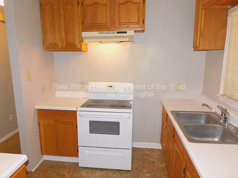 216 Matt Pl — Photo 6