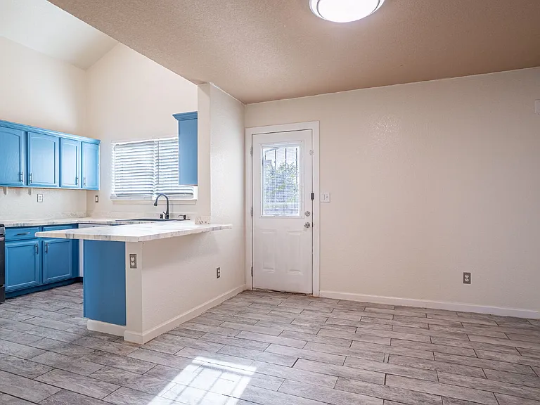 7041 Falling Leaf Cir — Photo 9