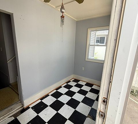 4th image of 17614 Wentworth Ave