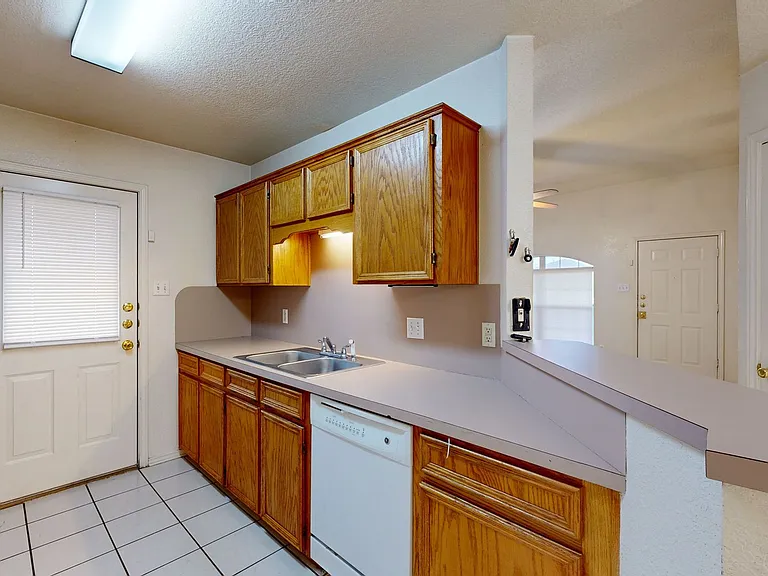 4607 Wade Dr #B — Photo 8