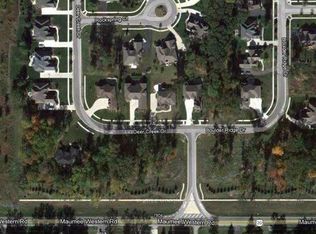 3652 Deer Creek Dr, Maumee, OH 43537