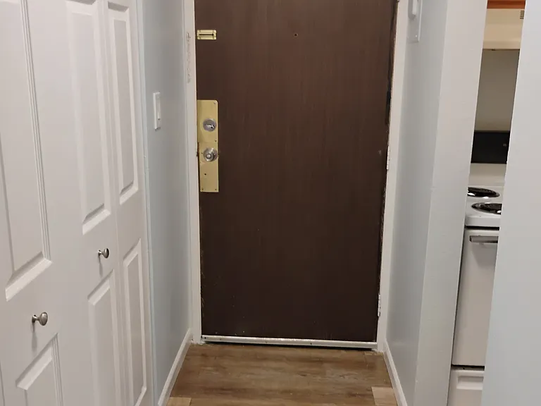 140 E Highline Cir — Photo 17