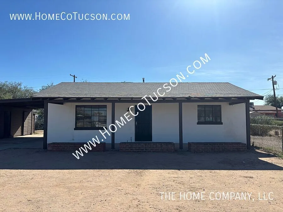 Building Photo - 833 W Jacinto St