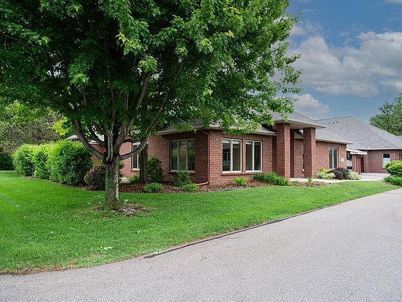 4th image of 91 Deerwood Ct