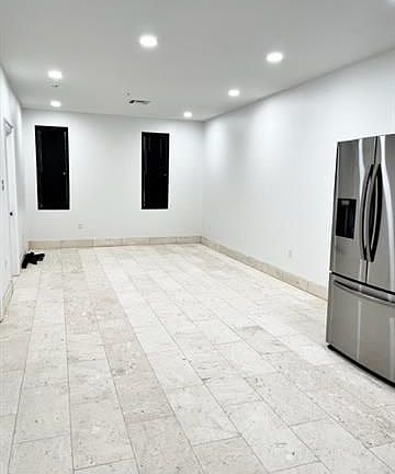 5th image of 800 N Causeway Blvd #3