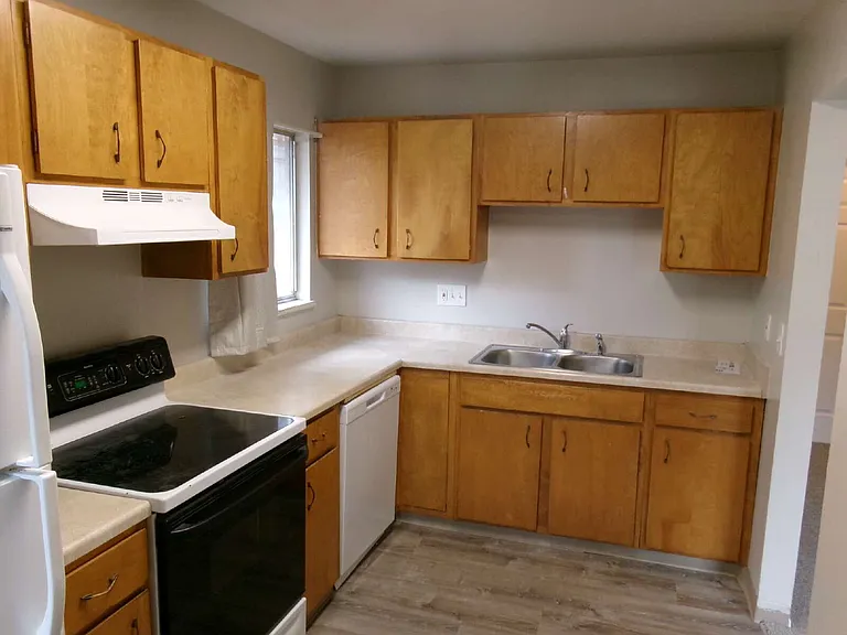 1424 N Royer St — Photo 5