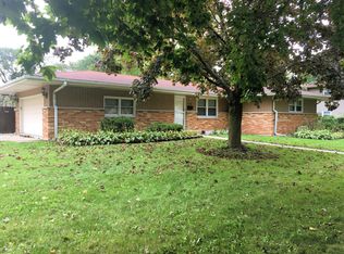 304 S 19th St, St Charles, IL 60174