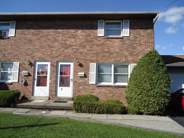 151 Saint Clair St, Mount Pleasant, PA 15666