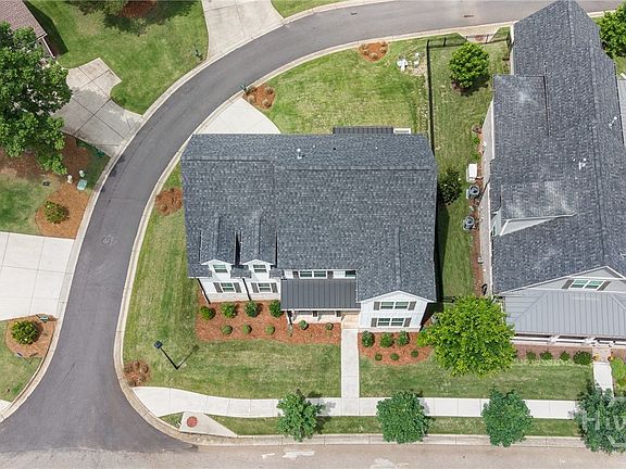 3rd image of 105 Red Bluff Drive