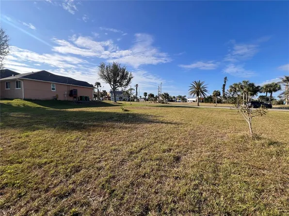 24450 Yacht Club Blvd #17, Punta Gorda, FL 33955