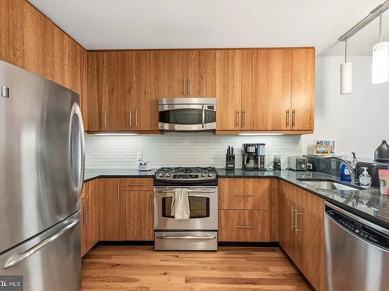 1425 Locust St #4E — Photo 8
