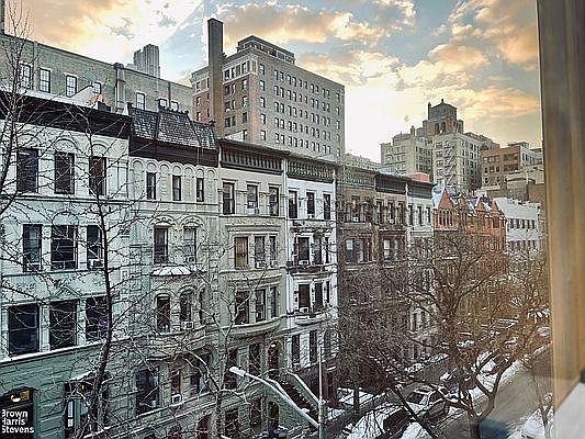 3rd image of 117 W 74th St APT 3A
