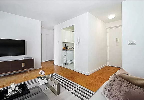3rd image of 227 Mulberry St #3N