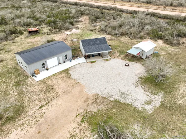 5460 Ranch Road, Freer, TX 78376