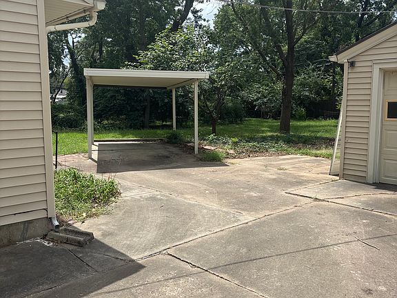 3rd image of 2005 SW Moundview Dr