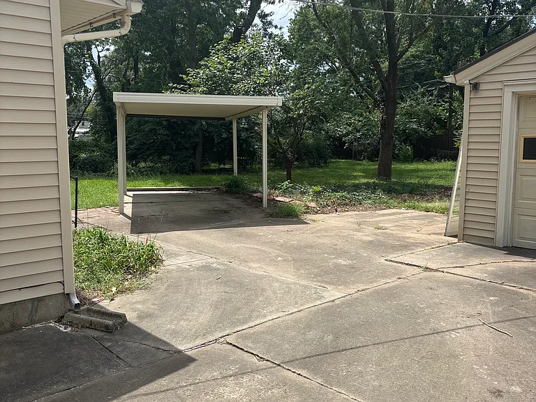 2005 SW Moundview Dr — Photo 3