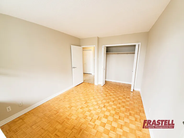 55 Erskine Ave — Photo 45