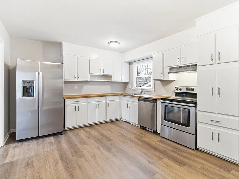 1456 London Dr — Photo 14