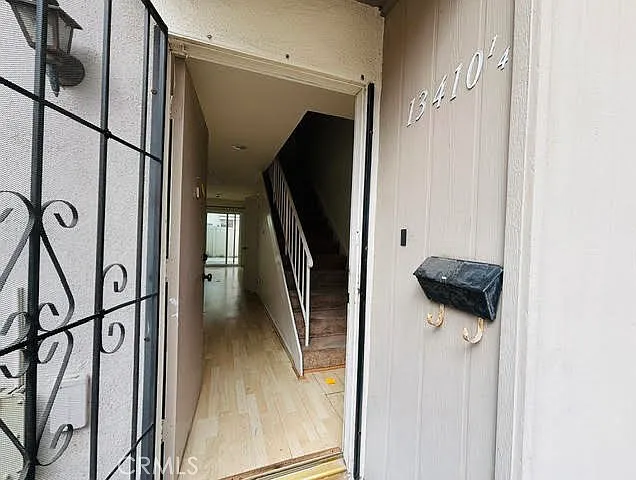 2 bed, 824 sqft, $2,750 — Photo 2