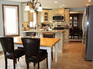 120 Mapleleaf Dr, Buffalo, NY 14221