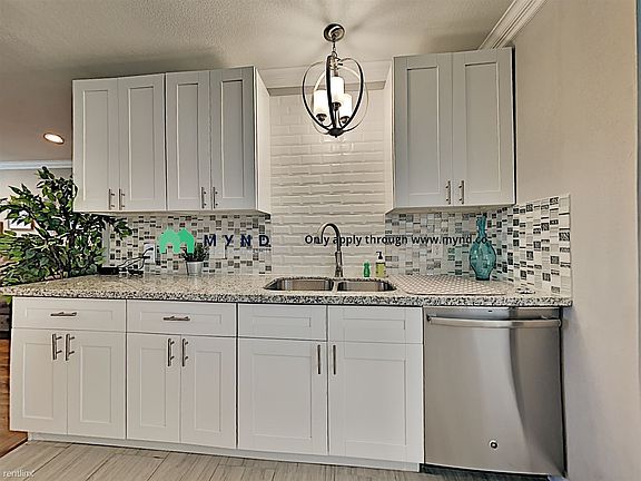 3rd image of 6915 Jalna St