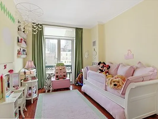 Sold by Corcoran | media 20