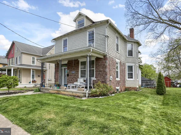 448 E Maple St, Annville, PA 17003